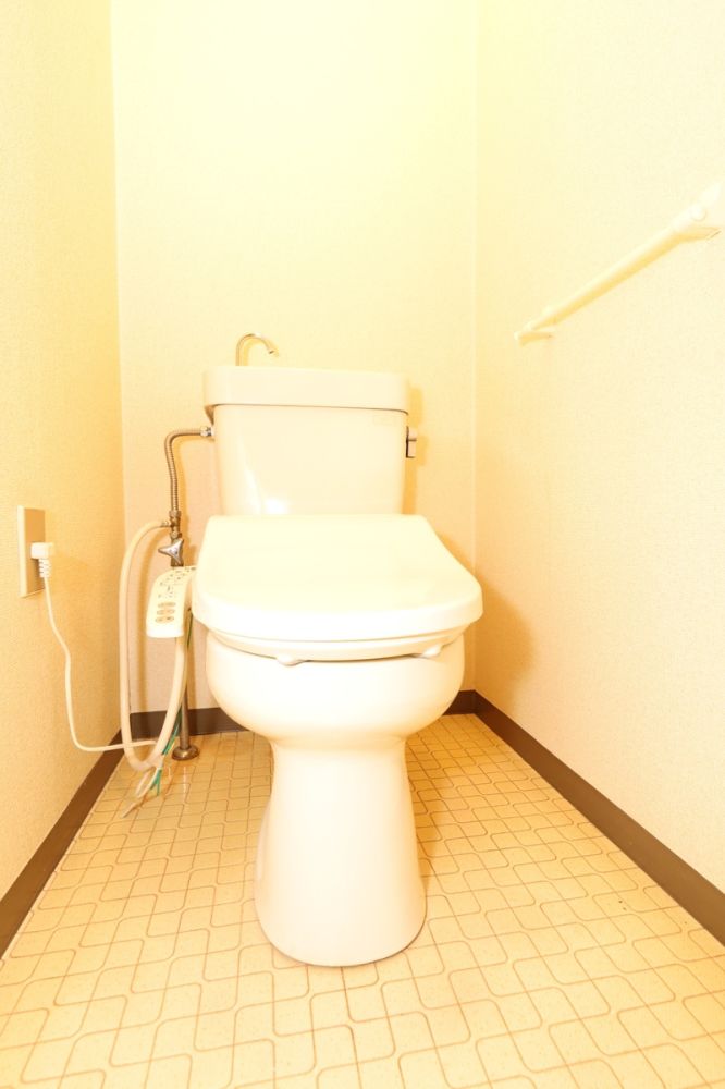 【トイレ】　シンプルで使いやすいトイレです