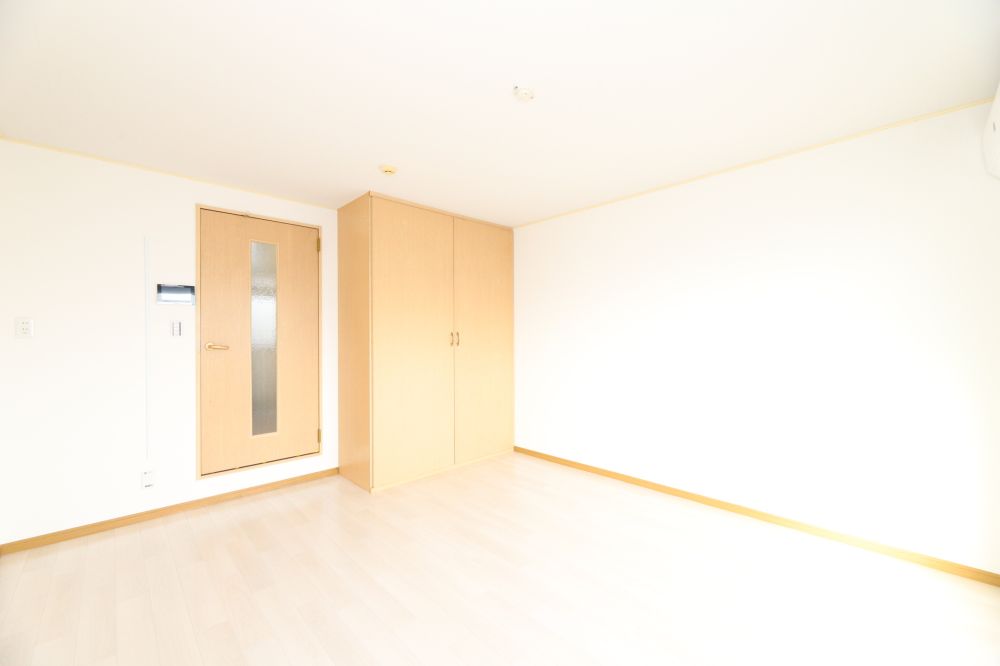 【その他部屋・スペース】　白を基調とした明るいお部屋です