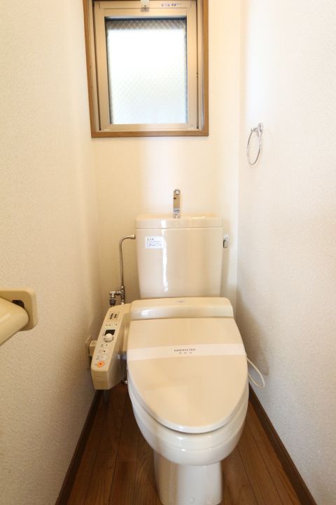 【トイレ】　嬉しいウォシュレットトイレ完備
