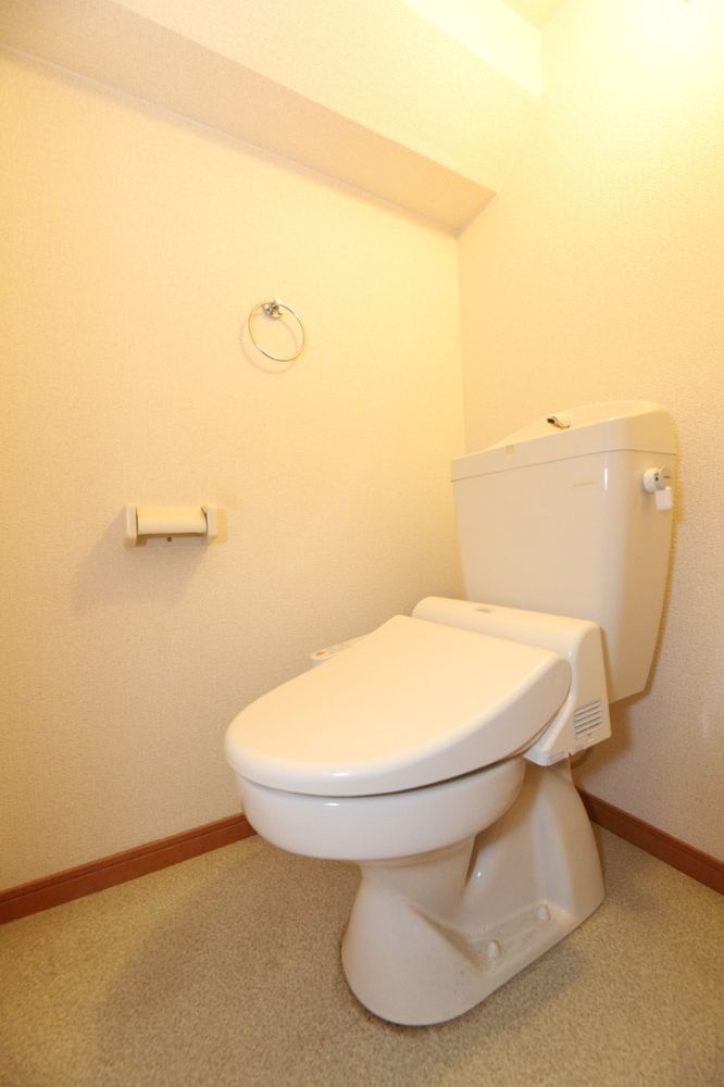 【トイレ】　別部屋のお写真です
