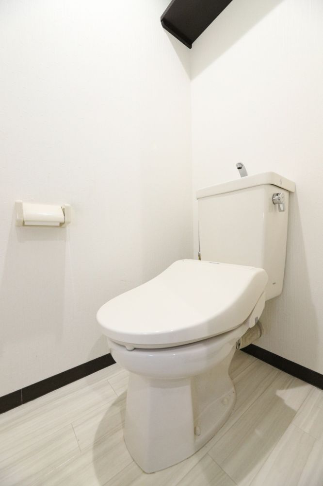 【トイレ】　別部屋の写真です